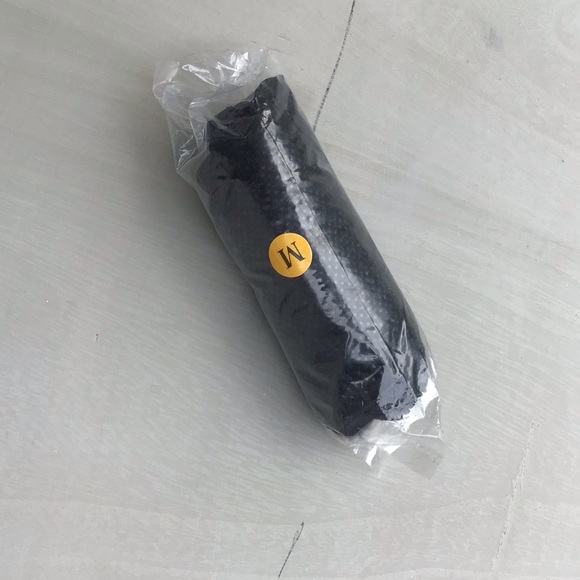 4 pairs of brand new Victoria Secret panties M OS - Picture 8 of 9